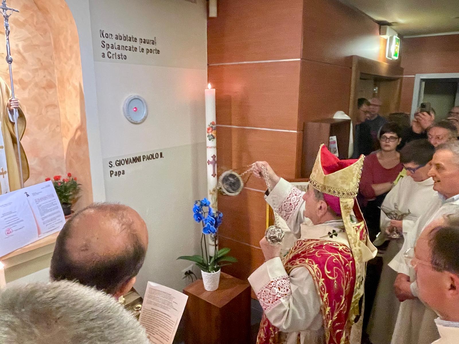 FOTO Una reliquia di San Giovanni Paolo II all’Ospedale di Varese. La ...