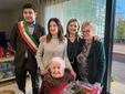 Bruna Scandroglio, il vicesindaco Luca Folegani, le nipoti e la figlia Brunetta Bandera