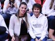 Giulia Pisani in mezzo alla Focol Legnano (foto legnanobasket)