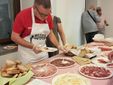 Al buffet, i ragazzi di Progetti Fantasia Al buffet, i ragazzi di Progetti Fantasia