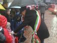 Busto, il sindaco con i bambini