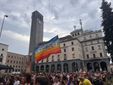 Il Varese Pride riempie piazza Monte Grappa e sfila per le vie del centro di Varese (foto Alessandro Galbiati)