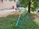 Le nuove rastrelliere posizionate nel sedime ospedaliero di Busto