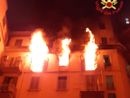 Milano: incendio in appartamento, donna si lancia dal quinto piano e muore