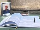 «Buon viaggio, papà. Hai suonato la fisarmonica fino alla fine, ora abbraccia Marco e la mamma per noi» «Buon viaggio, papà. Hai suonato la fisarmonica fino alla fine, ora abbraccia Marco e la mamma per noi»