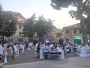 La cena in piazza San Michele nel quartiere omonimo