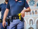 «Taser fondamentale»: il Sap difende utilizzo e diffusione del dispositivo «Taser fondamentale»: il Sap difende utilizzo e diffusione del dispositivo