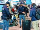 Furto a Malpensa, arrestato ladro in fuga: trolley da 4mila euro rubato a turista britannico Furto a Malpensa, arrestato ladro in fuga: trolley da 4mila euro rubato a turista britannico