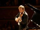Gallarate accoglie il bustocco Uto Ughi: il grande maestro al Teatro Condominio con I Virtuosi del Lemene