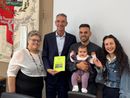 Marnate accoglie: cittadinanza italiana a una famiglia palestinese. Il sindaco: «Un gesto di coesione e solidarietà» Marnate accoglie: cittadinanza italiana a una famiglia palestinese. Il sindaco: «Un gesto di coesione e solidarietà»