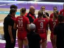 Futura Volley ancora di lunedì contro Fasano. Coach Milano carica le sue cocche: «Vogliamo riscattarci con più aggressività e determinazione» Futura Volley ancora di lunedì contro Fasano. Coach Milano carica le sue cocche: «Vogliamo riscattarci con più aggressività e determinazione»