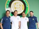 Foto Aldo Massarutto (U.S.D. Castellanzese 1921). Da sinistra: il Responsabile tecnico di Galassia Neroverde Salvatore Realmuto, il Vice Presidente dell'F.C. Lonate Ceppino Claudio Roscelli, il Ds Alessandro Alfieri e il Collaboratore tecnico di Galassia Neroverde Luca Guidomandri