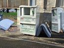 Le diverse &quot;sistemazioni&quot; del materasso e del ventilatore in piazza XXV Aprile
