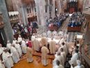 Durante la celebrazione della messa per San Giovanni, patrono di Busto, è risuonato più volte l'incoraggiamento &quot;Mai paura&quot;