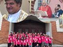 «Facciamo una foto e mandiamola al nuovo parroco, così può vedere la bellezza che lo aspetta in questa comunità»