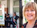 Laura Prati e un momento della commemorazione dalla pagina Facebook del sindaco Aspesi