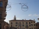 A Busto spuntano già le luminarie di Natale. Albero e presepe tornano “ai loro posti” A Busto spuntano già le luminarie di Natale. Albero e presepe tornano “ai loro posti”