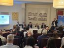 Confcommercio Busto Arsizio e Medio Olona è unita. Anche da una vetrofania