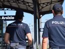 VIDEO. Rapinarono e accoltellarono un turista americano su un treno a San Giuliano Milanese: presi a Busto due tunisini VIDEO. Rapinarono e accoltellarono un turista americano su un treno a San Giuliano Milanese: presi a Busto due tunisini
