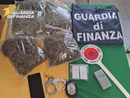 Oltre un chilo di marijuana nascosto in casa: arrestato dalla Guardia di Finanza di Varese Oltre un chilo di marijuana nascosto in casa: arrestato dalla Guardia di Finanza di Varese