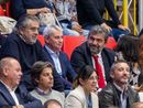 Da sinistra l'assessore allo Sport e il sindaco di Varese, Stefano Malerba e Davide Galimberti, accanto a Giuseppe Pirola per assistere a Busto alla prima partita di campionato dell'Uyba contro Conegliano. Sotto Galimberti con il vice sindaco bustocco Luca Folegani e, poi, anche con l'assessore Manuela Maffioli (Foto Galbiati)