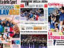 Alcune delle prime pagine con cui l'Italia celebra oggi le ragazze del volley campionesse olimpiche
