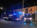 Incendio nella notte a Malnate, i vigili del fuoco salvano una donna