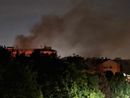 Le fiamme di via Aleardi (foto di un utente del gruppo Facebook &quot;Noi di Gallarate&quot;)