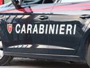 Ciclista a terra per arresto cardiocircolatorio, lo salvano i carabinieri con il defibrillatore