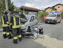 Schianto tra un'auto e una moto a Ferrera di Varese: un ferito