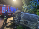 FOTO. Auto si ribalta a Venegono Superiore: paura per due ragazzi