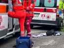 Le coltellate, il sangue, le urla: la terribile ricostruzione dell'agguato di via Menotti. Manfrinati in lacrime: «Vorrei chiedere scusa a Lavinia»