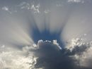 Temporali possibili nella seconda parte della giornata. Domani il vento riporta il sole Temporali possibili nella seconda parte della giornata. Domani il vento riporta il sole