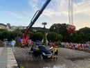 L'auto finita nel lago a Stresa (foto dei vigili del fuoco)