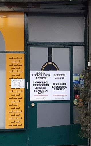 Da Busto alla Valle Olona, la “protesta pacifica” di baristi e ristoratori. #ioapro non è la soluzione «ma qui bisogna fare qualcosa e subito» Da Busto alla Valle Olona, la “protesta pacifica” di baristi e ristoratori. #ioapro non è la soluzione «ma qui bisogna fare qualcosa e subito»