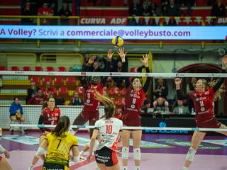 La Eurotek Uyba Busto Arsizio batte nettamente Cuneo 3 a 0 (foto a cura di Fotografia Galbiati)