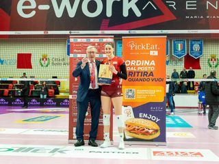 La Eurotek Uyba Busto Arsizio batte nettamente Cuneo 3 a 0 (foto a cura di Fotografia Galbiati)