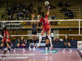 Busto batte Brescia e si prende il terzo posto (foto Lega Volley Femminile) Busto batte Brescia e si prende il terzo posto (foto Lega Volley Femminile)