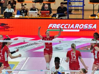 La Futura Busto perde 1-3 la gara-1 di semifinale playoff (credit foto Loris Marini / Lega Volley Femminile) La Futura Busto perde 1-3 la gara-1 di semifinale playoff (credit foto Loris Marini / Lega Volley Femminile)