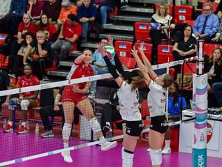 La Futura Busto perde 1-3 la gara-1 di semifinale playoff (credit foto Loris Marini / Lega Volley Femminile) La Futura Busto perde 1-3 la gara-1 di semifinale playoff (credit foto Loris Marini / Lega Volley Femminile)