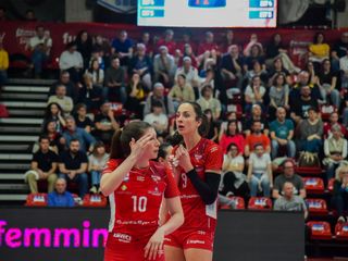 La Futura Busto perde 1-3 la gara-1 di semifinale playoff (credit foto Loris Marini / Lega Volley Femminile) La Futura Busto perde 1-3 la gara-1 di semifinale playoff (credit foto Loris Marini / Lega Volley Femminile)