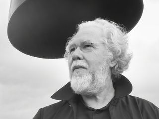 Il ritratto dell'artista è di Attilio Maranzano