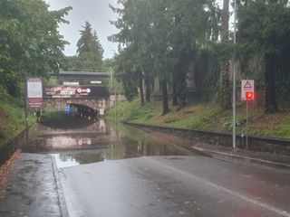 Sottopasso allagato e interdetto al traffico in via Tasso