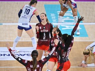 Scandicci-Uyba 3-1: alcune fasi del match (foto Lega Volley Femminile serie A)