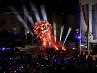 Sofia Goggia accende il braciere a Cortina