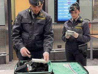 Controlli della Gdf a Malpensa Controlli della Gdf a Malpensa