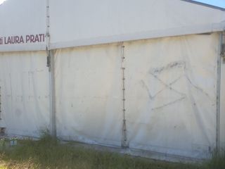 Le scritte naziste alla festa del Pd alla Schiranna