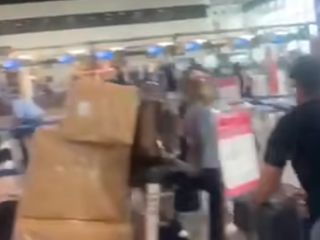 Il fuggi fuggi a Malpensa ripreso da un video postato sul web