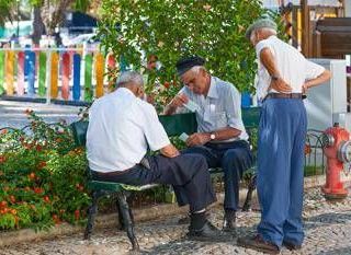Sardegna, popolazione in calo: sempre meno residenti e più anziani Sardegna, popolazione in calo: sempre meno residenti e più anziani