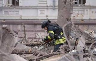 Ucraina, drone Russia su bus a Sumy: morti 9 civili. Zelensky: "Omicidio mirato" Ucraina, drone Russia su bus a Sumy: morti 9 civili. Zelensky: "Omicidio mirato"